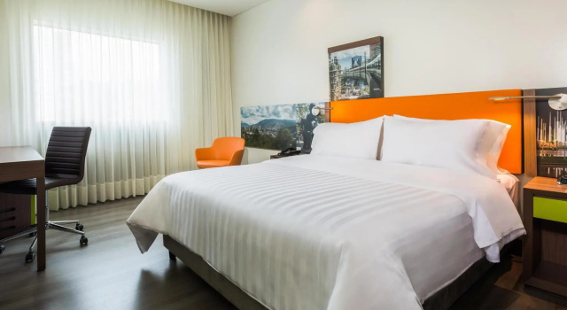 Двухместный номер Standard Hampton by Hilton Medellin
