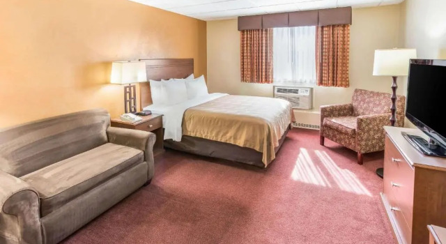 Номер Superior Quality Inn & Suites Green Bay Downtown