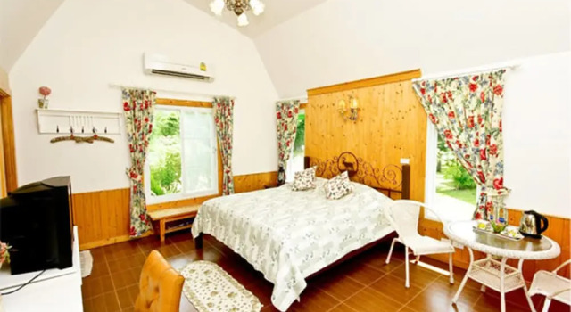 Коттедж Belmont Village Hotel