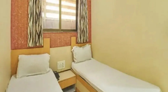 Hotel Bilal Residency, Varaa Hotelli Hotellit New Delhi uima-altaalla, Uima-allas