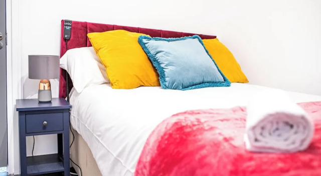 Belfast Bliss Apartment - Modern & Cozy Retreat, Забронировать Апартаменты/квартира Отели Графства Антрим с парковкой, Парковка