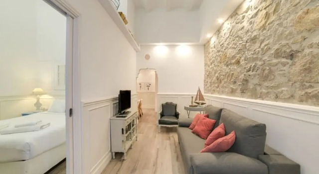 Stylish 1 Bed Apt w/ Terrace in Lesseps