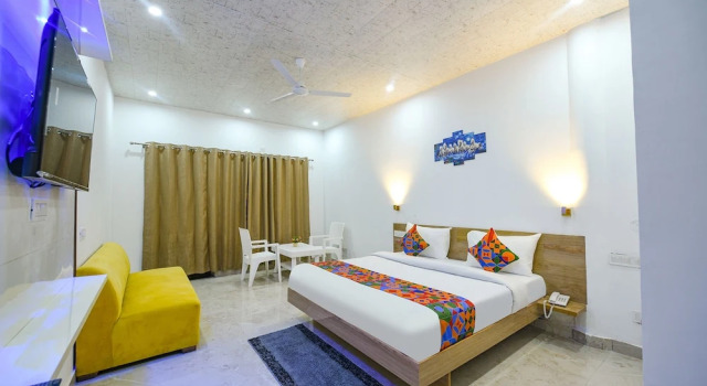 Номер Premium Fabhotel Lake View Ii