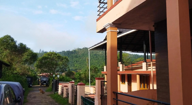 Chaitali home stay three, Забронировать Отель Мадикери Coorg