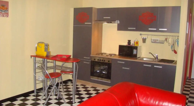 Студия с балконом и с красивым видом из окна Guest house Western-city