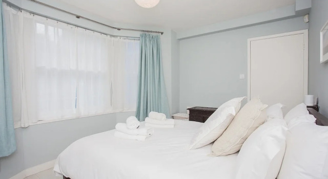 2 Bedroom Flat Near Portobello With Garden
