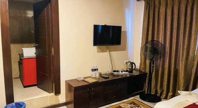 Трёхместный номер Deluxe Hotel Lotus Grand Pvt Ltd