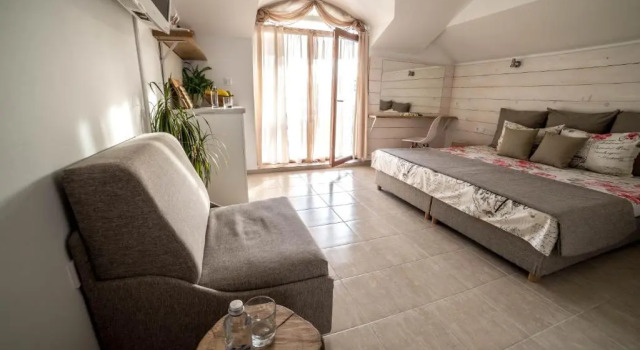 Студия The Poolhouse
