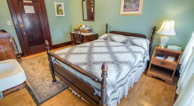Семейный люкс The Edgewater Hotel