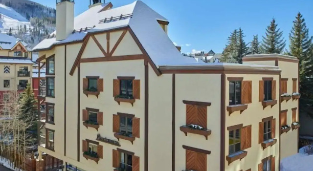2 Bedroom Boutique Resort Condo With Hot Tub Access and Within Walking Distance to the Eagle Bahn Gondola, Забронировать Курортный отель Отели Вейл с завтраком, Завтраки