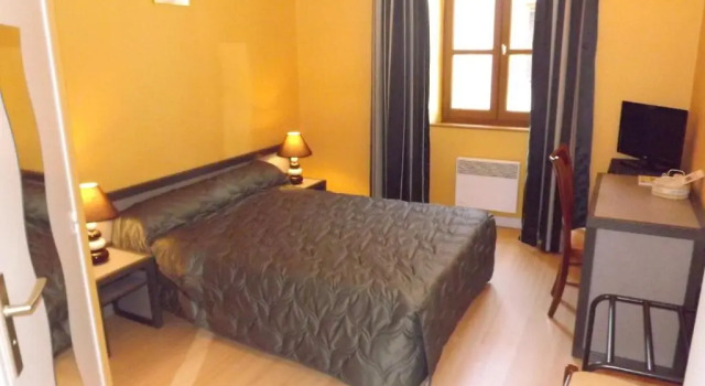 Standard double chambre Vue sur les terres Logis Hôtels - Hostellerie des Lauriers - Hôtel et Restaurant