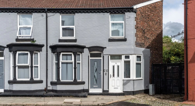 Vichy - Strathcona Suites, 3 Beds Houses in Wavertree, Varaa Lomakoti Mökit kohteessa Merseyside, Mökki