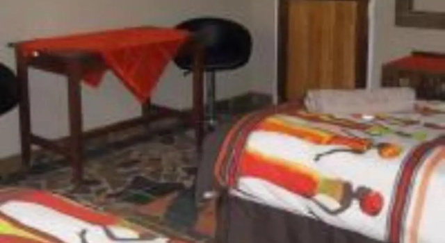 Апартаменты Emahlathini Guest Farm