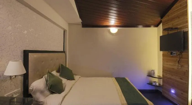 Hotel Dip Palace