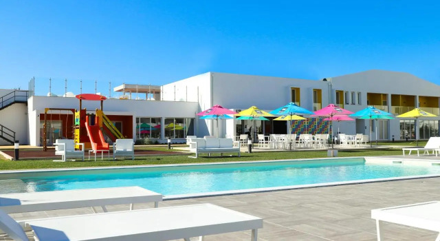 RIDE Surf Resort & SPA, Rezervovat Lázně / Resort Hotely v Oeste s parkováním, Parkování