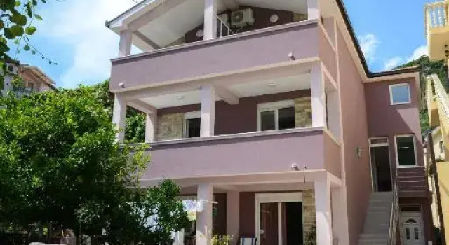 Apartmani Raskovic, Забронировать Отель Старый город Будвы Будванская ривьера, рядом с Клуб Top Hill