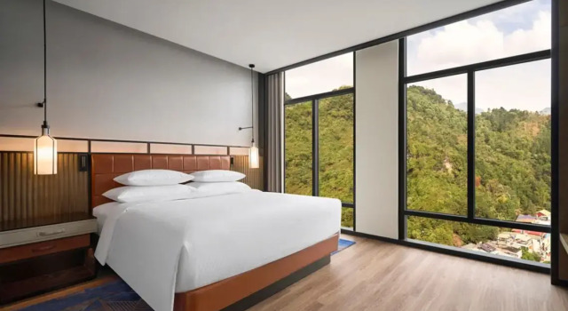 Люкс Four Points by Sheraton Ha Giang