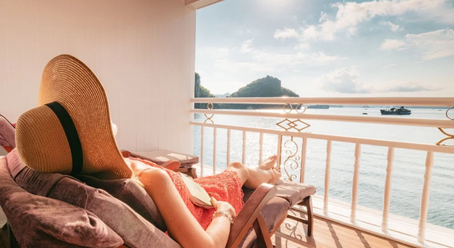 Heritage Line Violet cruise – Ha Long Bay & Lan Ha Bay