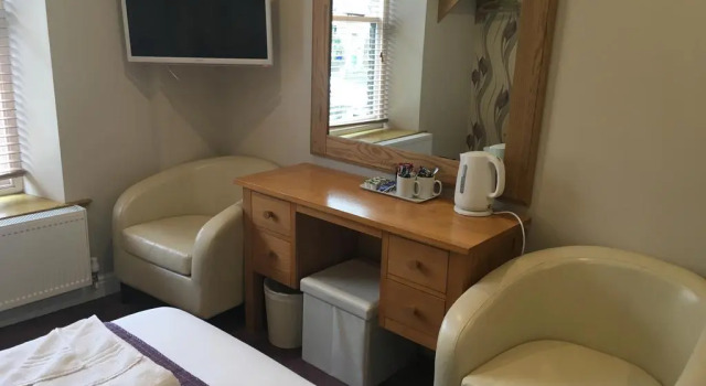 George Hotel Hayfield, Prenota Hotel High Peak Inghilterra