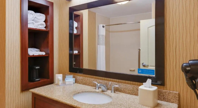 Четырёхместная студия Hampton Inn & Suites Fort Worth/Forest Hill