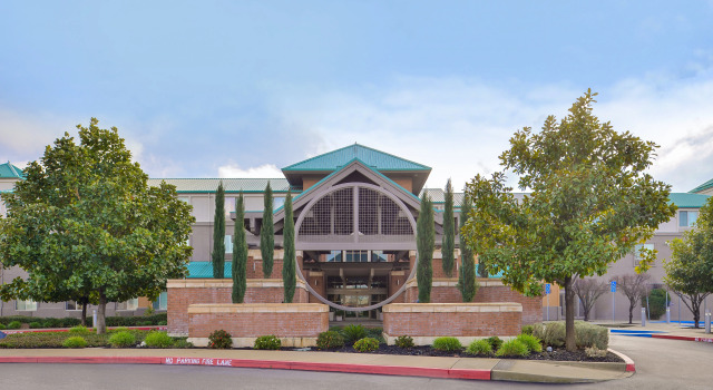 Holiday Inn Express Hotel & Suites Elk Grove / East, จอง โรงแรม Elk Grove California