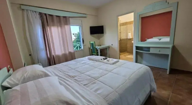 Двухместный номер Standard с балконом Olivet Hotel