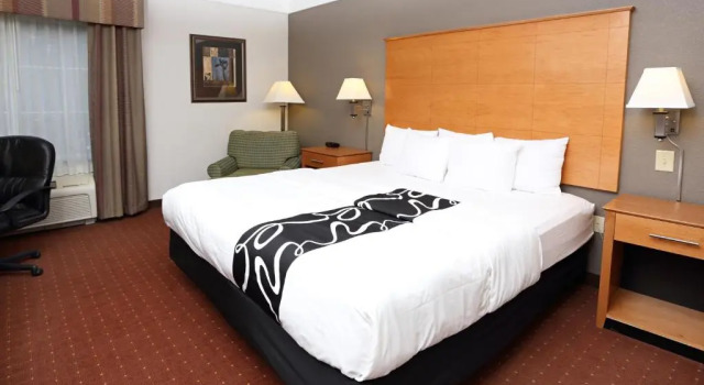 Двухместный номер Deluxe La Quinta Inn & Suites by Wyndham Norfolk