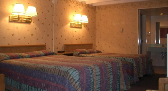 1st Travel Inn Oakley, 预订 酒店 Oakley 堪萨斯州