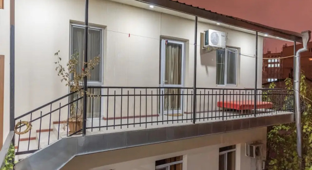 ArtEast Hostel, Забронировать Хостел Отели Еревана с завтраком, рядом с Ереванский государственный университет, Завтраки