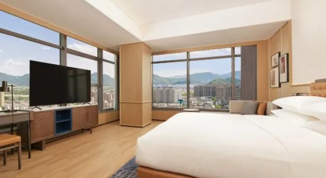 Люкс Deluxe Four Points By Sheraton Linhai