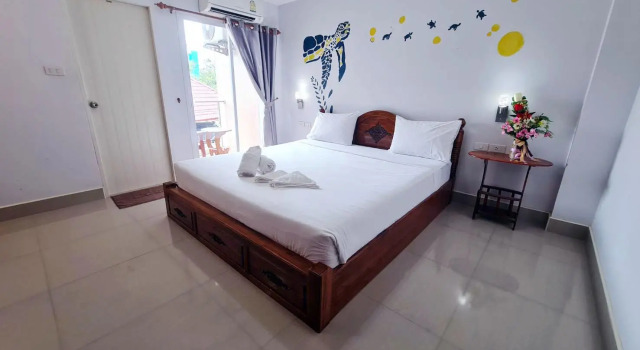 Кровать в общем номере Euro Boutique Hotel