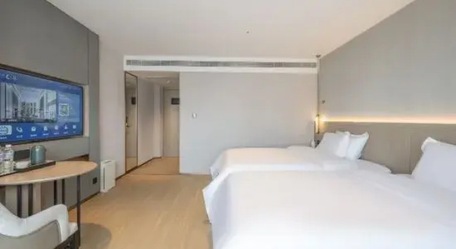 Семейный номер Standard Lavande Hotel Qingdao Wusi Plaza Branch