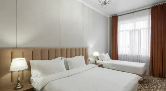 Familie Suite mit Balkon Boutique Hotel Tomiris