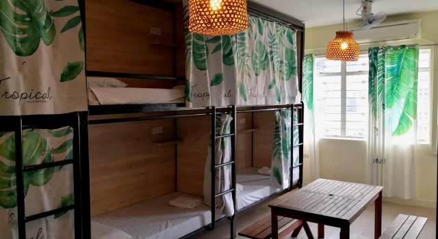 Кровать в общем номере Akinabalu Youth Hostel