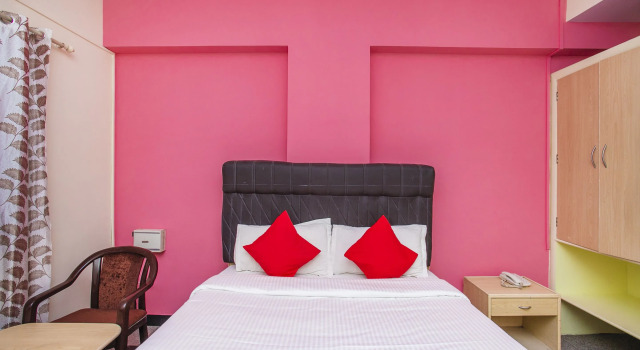 OYO 25036 Suraksha Residency