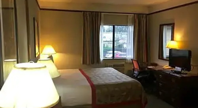 Номер Standard Ramada by Wyndham Portland Airport
