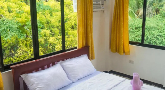Двухместный номер Standard с видом на горы Luna Oslob Travellers Inn