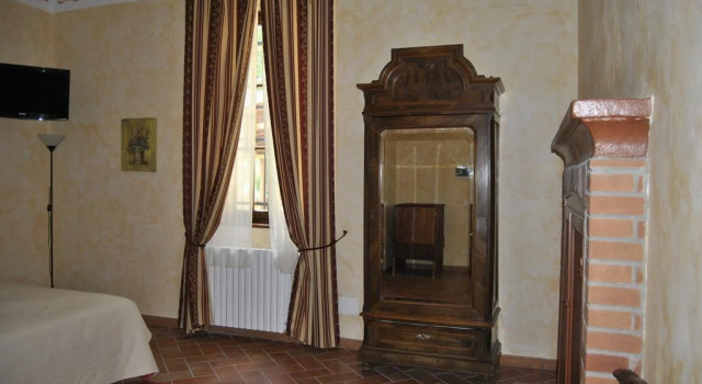 Agriturismo Cascina Selva, Prenota Hotel Hotel a Ozzero con parcheggio, Parcheggio