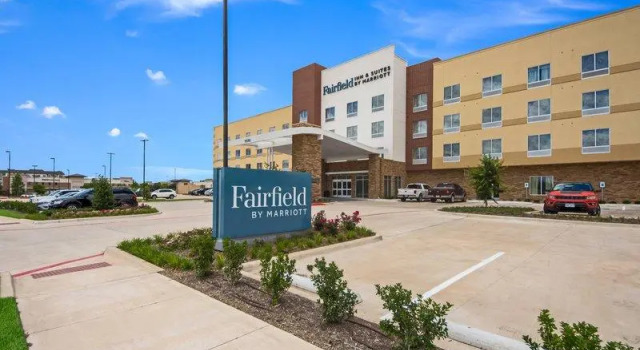 Кровать в общем номере Fairfield Inn & Suites by Marriott Dallas Plano/Frisco