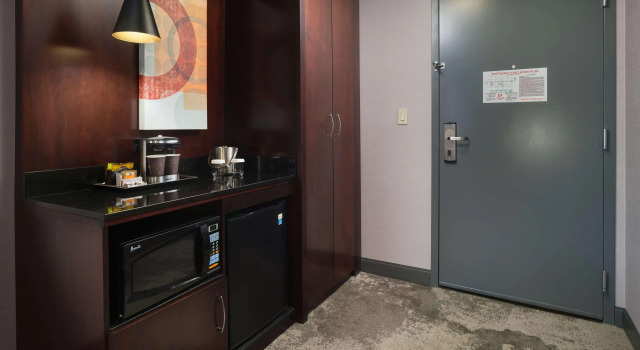 DoubleTree by Hilton Chattanooga, Book Hotel Hoteller i Chattanooga med pool, nær Walnut Street Bridge, Swimmingpool