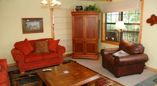 ON THE RIDGE - 3 Br Cabin
