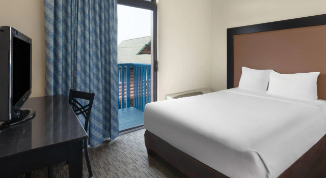 Days Inn by Wyndham Mackinaw City - Bridgeview Area, Забронировать Отель СПА-отели Макино-Сити, рядом с Гольф-клуб Animal Tracks Adventure, SPA-услуги