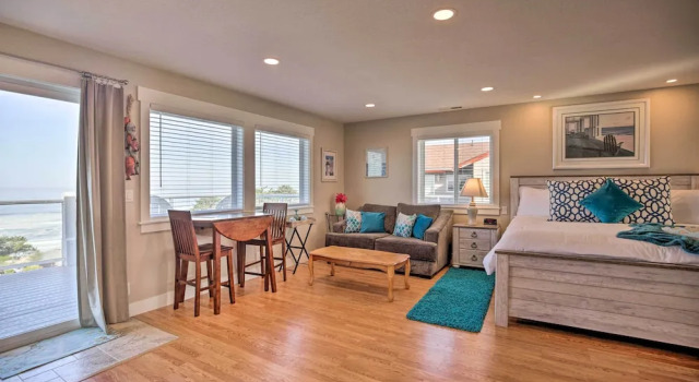 Ocean-view Lincoln City Retreat w/ 3 Viewing Decks, Prenota Casa vacanze Lincoln City 