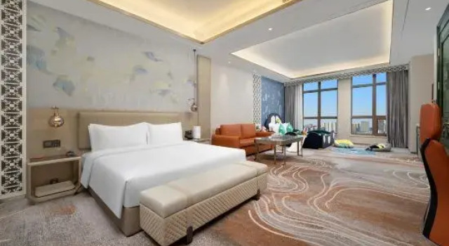 Семейный люкс East Jun Yue Hotel