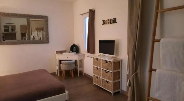 Le Mas Blanc, Rezerwuj Hotel Malves-en-Minervois Aude