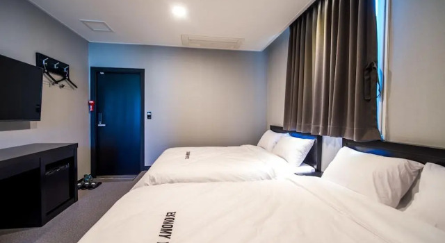 Sokcho Brooklyn Hotel, Забронировать Отель Отели Сокчхо 3 звезды, рядом с Туристический и рыбный рынок Сокчхо, 3*