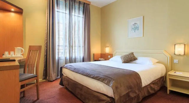 Кровать в общем номере Hotel So’Co by Happyculture