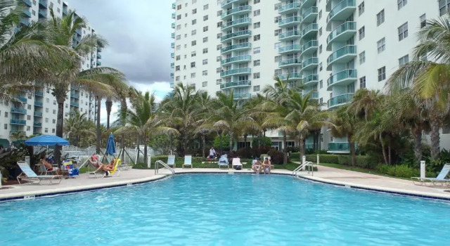 Апартаменты 2 Bedrooms 2 Full Bathrooms Apt. on the Beach