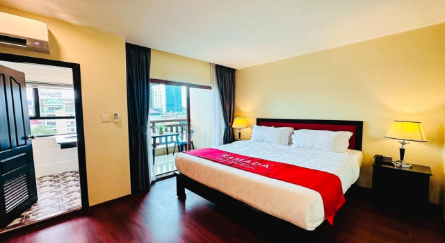 Двухместный люкс Executive Ramada by Wyndham Phnom Penh Central