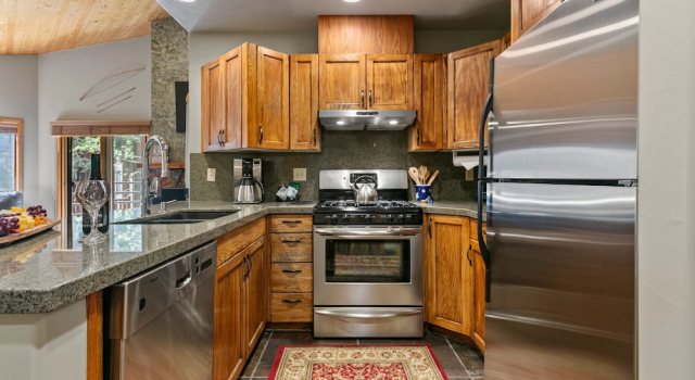 Номер Standard Bristlecone at Deer Valley Resort - Three Bedroom Condo with Hot Tub #201 3 Condo